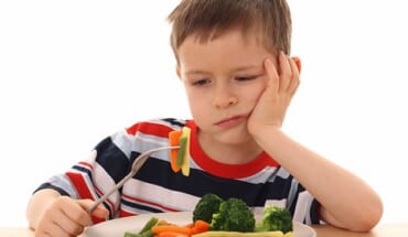 Biếng ăn thường gặp ở trẻ nhỏ do thói quen ăn uống sai cách